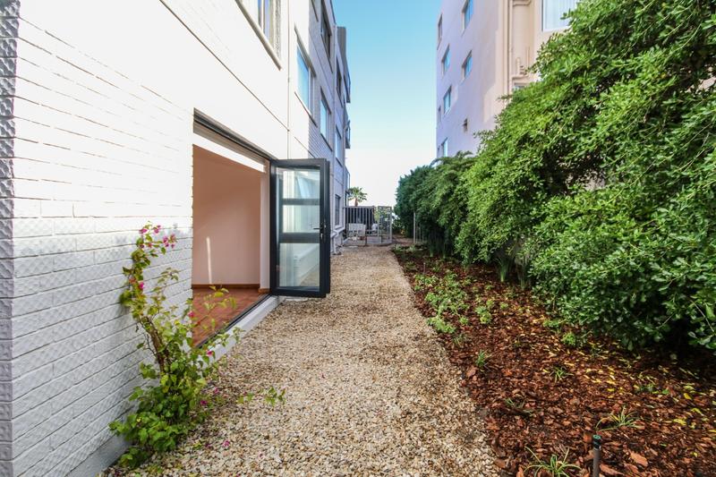 1 Bedroom Property for Sale in Mouille Point Western Cape